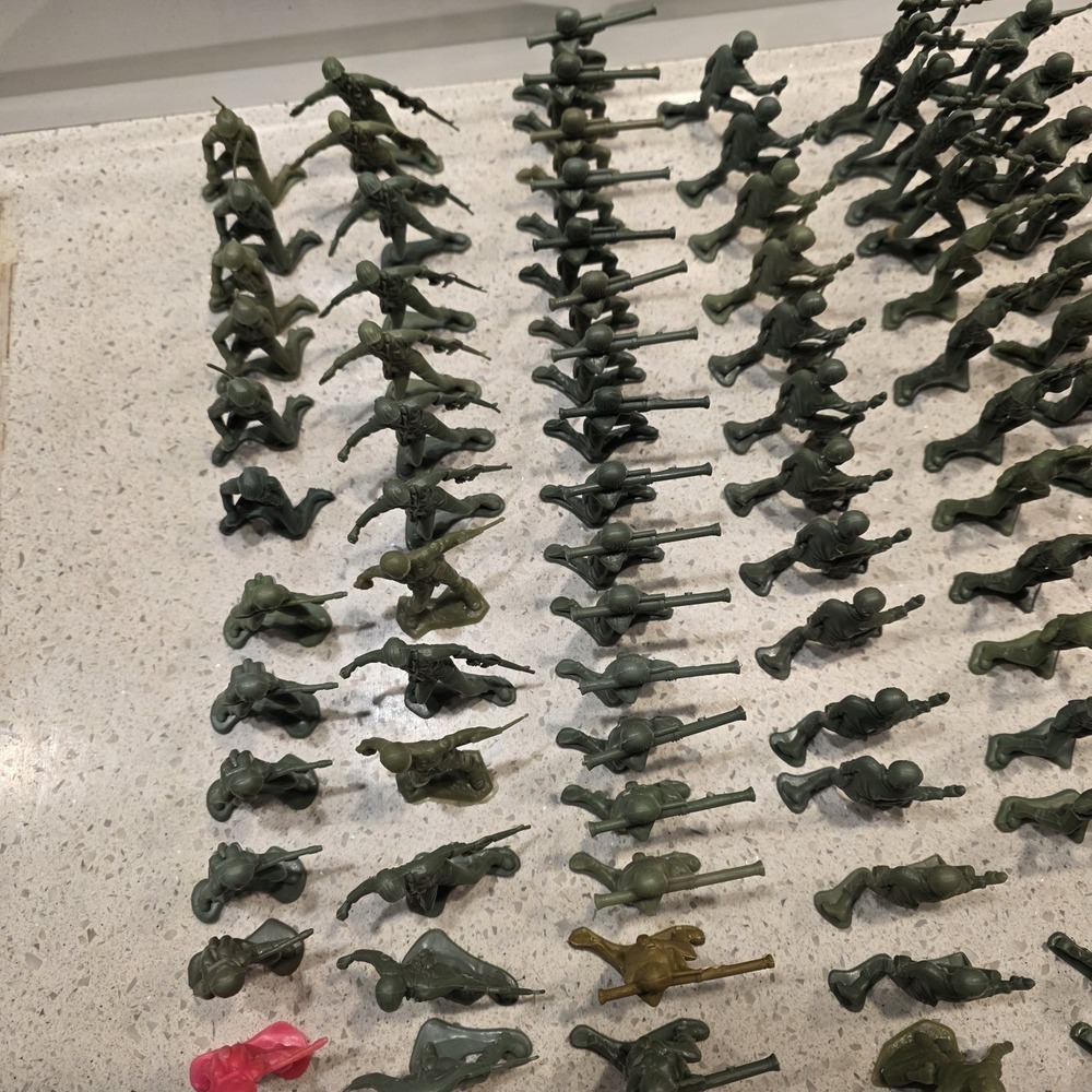 Nice Lot of 139 VIETNAM US Vintage Soldiers Plastic Figures Unmarked - Picture 7 of 16